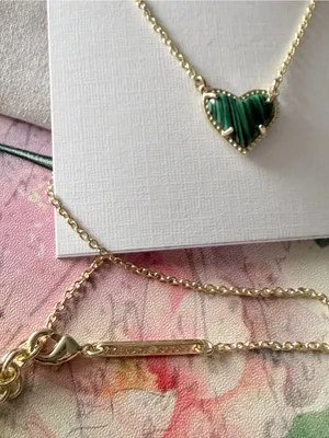 Kendra Scott Ari Heart Gold Pendant Necklace in Green Malachite thumbnail 3
