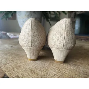 Rangoni Of Florence Italy women Size 6.5 leather Fabrics Bow Tie pump Shoes thumbnail 3