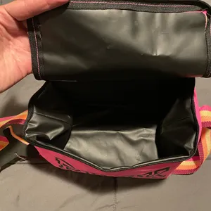 PINK Victoria’s Secret lunch bag thumbnail 2