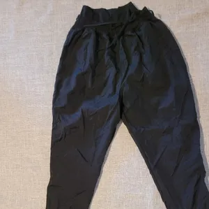 JOGGERS thumbnail 2