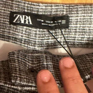 Zara Monochrome Checkered Trousers thumbnail 3