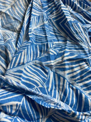 Shade and Shore blue and white palm print top. Size S #summer #beachwear thumbnail 4
