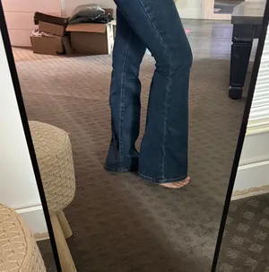 SHEIN Dark Blue High-Rise Flare Jeans thumbnail 3