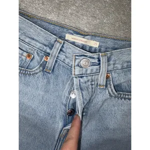 levis‎ wedgie straight distressed womens light wash button fly 25 thumbnail 3