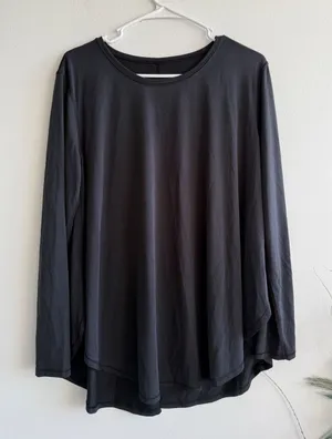 Lululemon Womens Black Long Sleeve Relaxed High-Low Hem Top Crew Neck 3409‎ thumbnail 1