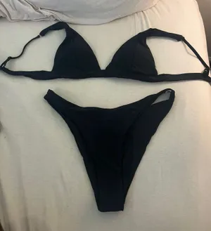 Amazon Black Bikini Top thumbnail 1