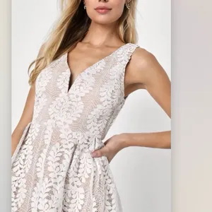 NWT‎ Lulus All of My Heart White Lace Sleeveless Skater Flare Dress MEDIUM thumbnail 2