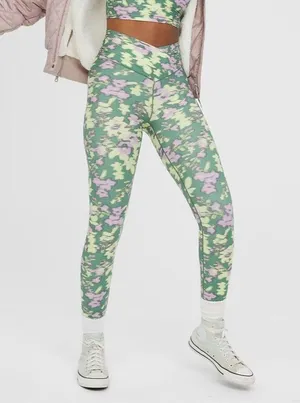 OFFLINE By Aerie Real Me High Waisted Crossover Legging Size M thumbnail 1