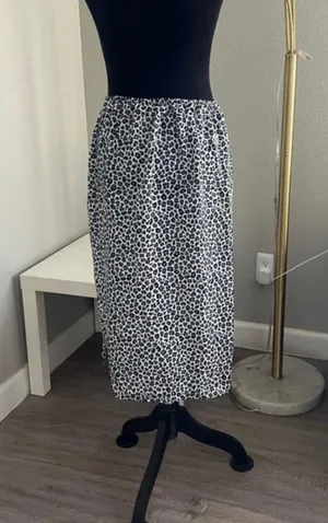 Polly & Esther Women's Leopard Print Cheetah Midi Skirt Blue Size Large thumbnail 2