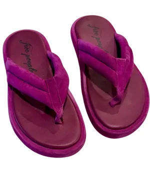 Free People Wonderland Vibrant Magenta Suede Thong Sandals - Size: 36.5/US 6.5 thumbnail 1