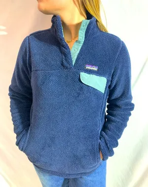 Patagonia women’s half zip sweatshirt, size medium thumbnail 1