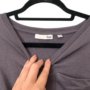 ARITZIA Wilfred Free Twist Front Top Gray‎ Medium thumbnail 4