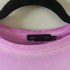 Good American Medium Washed Purple Tee Shirt thumbnail 3