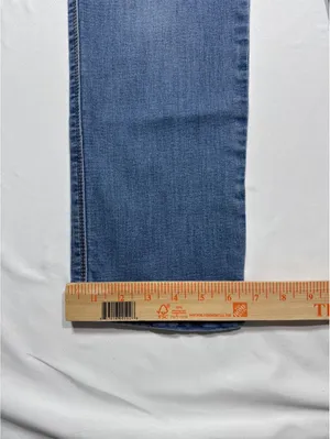 Lincoln Outfitters Classic Light Blue Denim Jeans Size 2 - Straight Leg Comfort! thumbnail 2