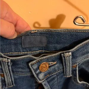 Mother Tomcat Ankle Fray Jeans in Let’s Just Be Friends thumbnail 6