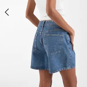 Cotton On Women's Size 10 Midi Denim Dad Shorts Dark Stone Wash 100% Cotton High thumbnail 2