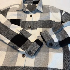 Plaid Button Down Shirt Shacket Size Large Pockets Oversized Heavyweight Black thumbnail 12