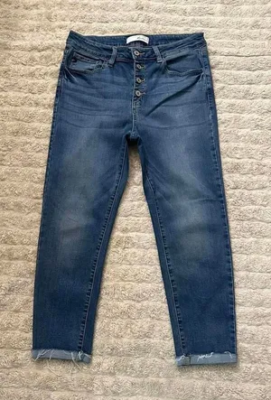KanCan medium wash high-rise button fly cropped jeans Size 31 thumbnail 1