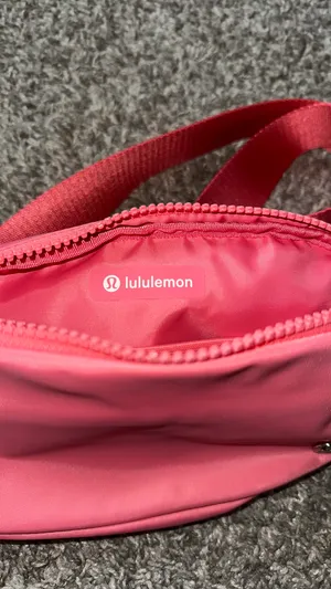 Sakura Pink Lululemon Belt Bag Everywhere 1L thumbnail 9