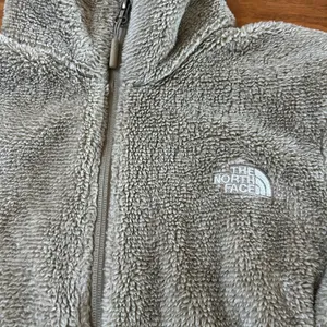 Like new The North Face women full zip Fleece Jacket in Tan size L thumbnail 2