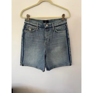 7 For All Mankind Light Blue Mid-Rise Denim Bermuda Shorts Lola shorts size 27 thumbnail 4