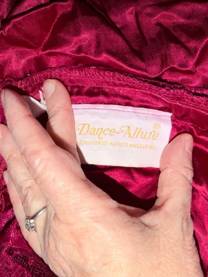 Gorgeous Vintage 1980s Dance Allure Lace Formal Dress thumbnail 8