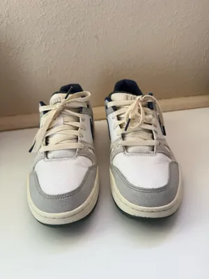 Nike Low-Top Sneakers thumbnail 4