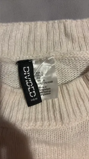 H&M Sweater thumbnail 2