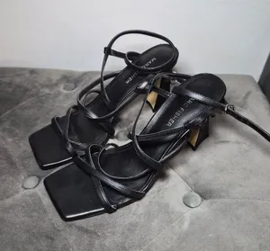 Marc Fisher Black Strappy Square-Toe Block Sandals 8M thumbnail 1