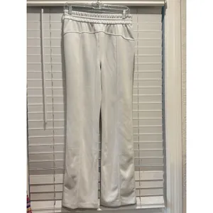 Lululemon Softstreme Straight Leg Pants Womens 6 Bone High Rise LW5EGTS thumbnail 3