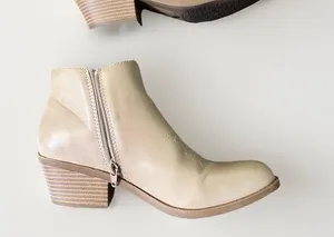 Frye and Co. Women's Jude Stacked Heel Booties Stone Camel 7.5 Western thumbnail 4
