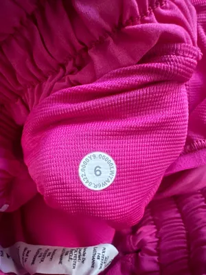 Lululemon Hotty Hot Shorts 2.5" High-Rise Sonic Pink thumbnail 4