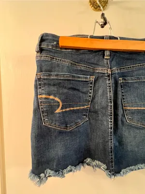 American Eagle Women’s Size 10 Hi-Rise Mini Skirt Denim Jean Cut‎ Off Dark Wash thumbnail 6