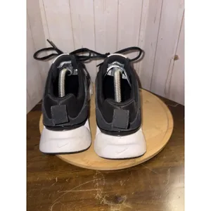 Nike Ryz 365- Women's‎ Sneaker - Size 9.5 Black White thumbnail 4