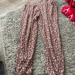 AERIE Homebody‎ Jogger Pant In Mauve Floral size XS thumbnail 7