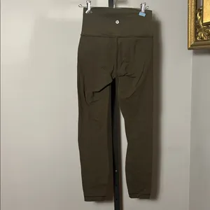 Lululemon Size 4 Wunder Under High-Rise 7/8 Tight 25" Full-On® Luon thumbnail 2