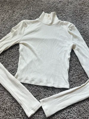 Aritzia White Ribbed Turtleneck Long Sleeve Top thumbnail 2