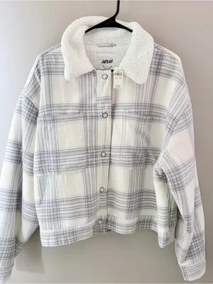 Aerie NWT Plaid Sherpa Lined Jacket XL White Grey Snap Front Shacket thumbnail 1