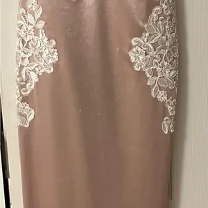 Spaghetti Straps V-neck Slim Long Prom Dress with Lace Appliques thumbnail 7