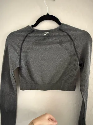 Gymshark Vital Seamless 2.0 Long Sleeve Gray Crop Top thumbnail 3
