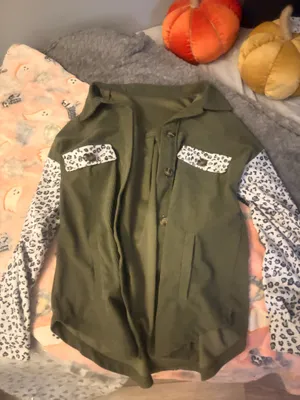 Green button up jacket Size M thumbnail 2