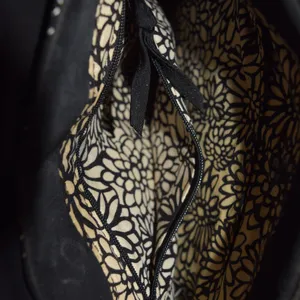 VERA BRADLEY SPECTATOR PURSE, MICROFIBER, BLACK, WHITE STITCHING, QUILTED thumbnail 9