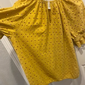 Universal Thread Womens‎ Mustard Yellow Eyelet Puff Sleeve Blouse Top Large L thumbnail 6
