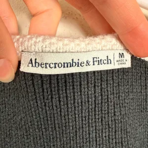 Abercrombie & Fitch Mara Button-Up Sweater Vest Black White Contrast Trim Med. thumbnail 5