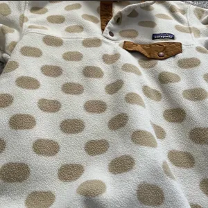 Patagonia Beige Polka Dot Synchilla Pull Over Size Xs thumbnail 2