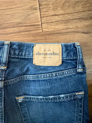 Abercrombie Remsen Low Rise Slim Straight Jeans Women’s Size 14 Distressed thumbnail 6