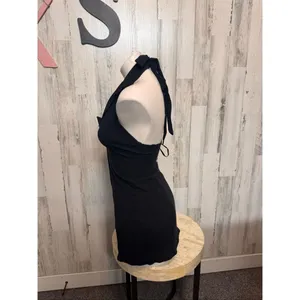 Black Button thumbnail 3