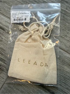 Leeada Oval Gemstone Pendant Necklace Gold Tone Burgundy Stone LEE-FA-002 NEW thumbnail 5