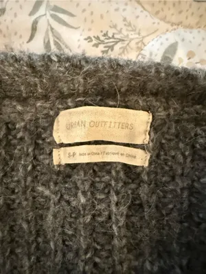 Urban Outfitters Dark Gray Cropped V-Neck Cable Knit Cardigan thumbnail 3