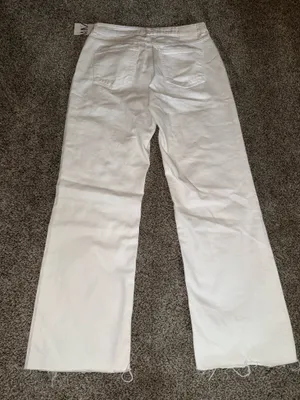 Zara Wide Leg White Jeans with Raw Hem thumbnail 4